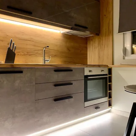 Luxurious Stylish In The Center Apartment Volos